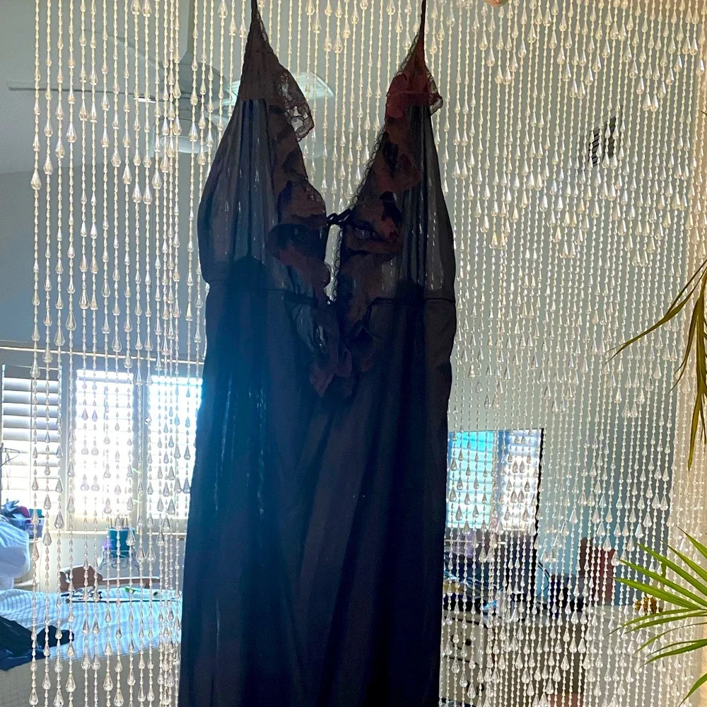 VINTAGE LONG NIGHTGOWN - Picture 11 of 11